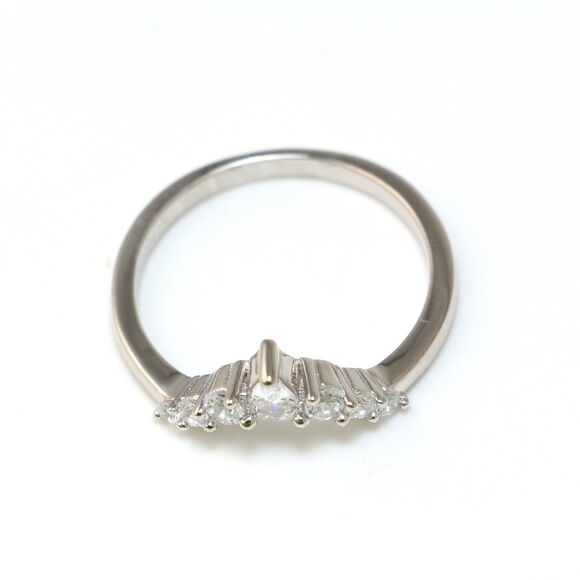 Elegant Silver Gemstone Statement Ring - Handmade 925 Sterling Silver Accessory - Picture 6 of 9